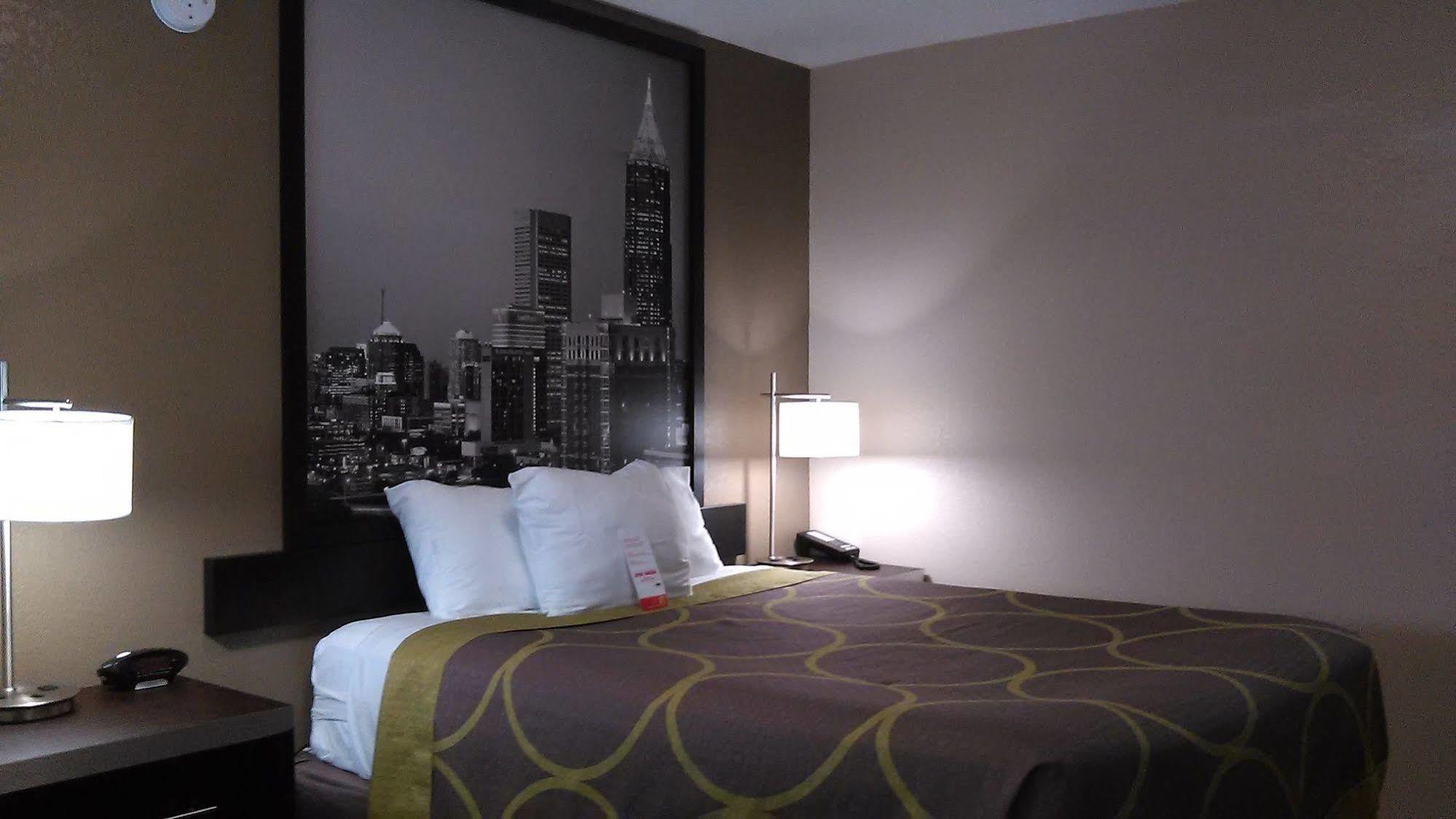 Super 8 By Wyndham Hotel