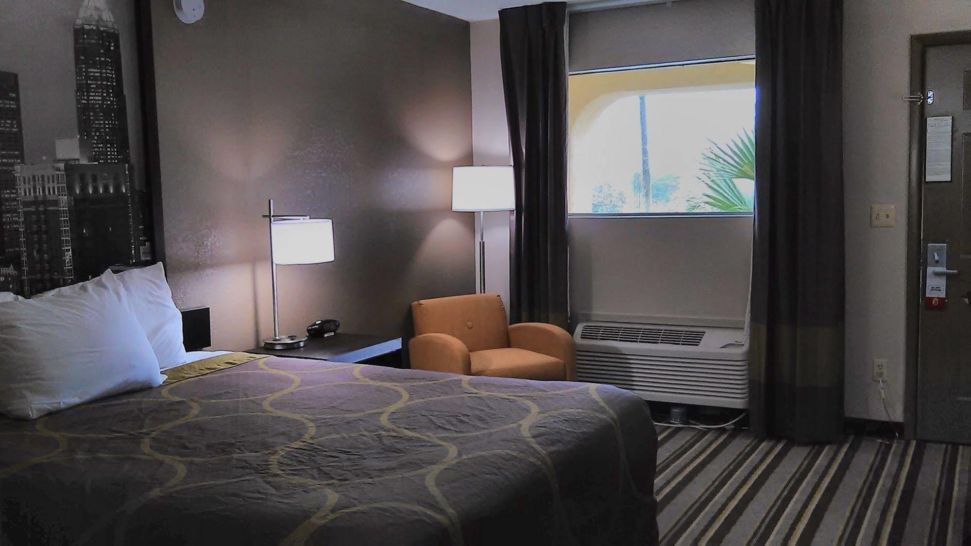 Super 8 By Wyndham Hotel